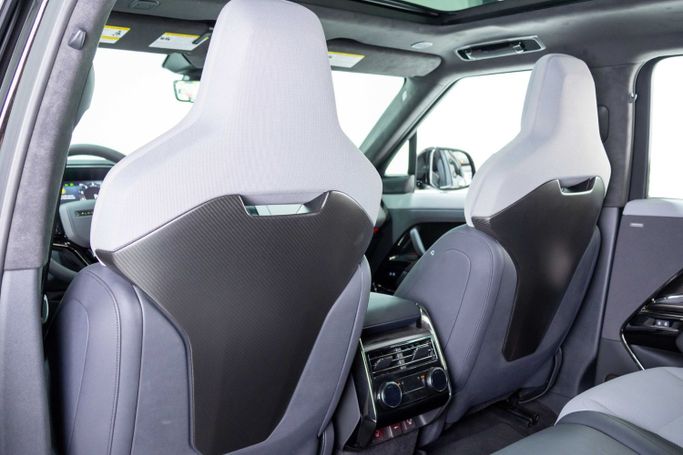 Подержанный Land Rover Range Rover Sport P635 III, 4.4 л, 2024 в Дубае от The Car Superstore Черный цвет. Other | AUTO.AE