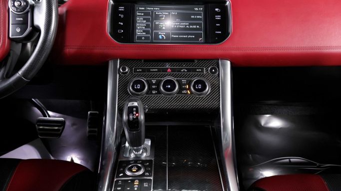 Подержанный Land Rover Range Rover Sport SVR II Рестайлинг, 5.0 л, 2017 в Дубае от The Car Superstore Синий цвет. GCC | AUTO.AE