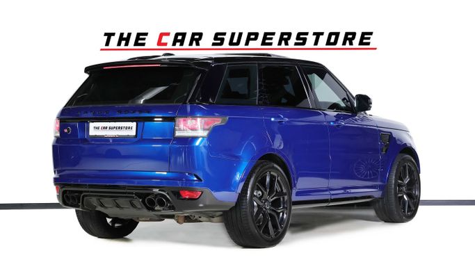 Подержанный Land Rover Range Rover Sport SVR II Рестайлинг, 5.0 л, 2017 в Дубае от The Car Superstore Синий цвет. GCC | AUTO.AE