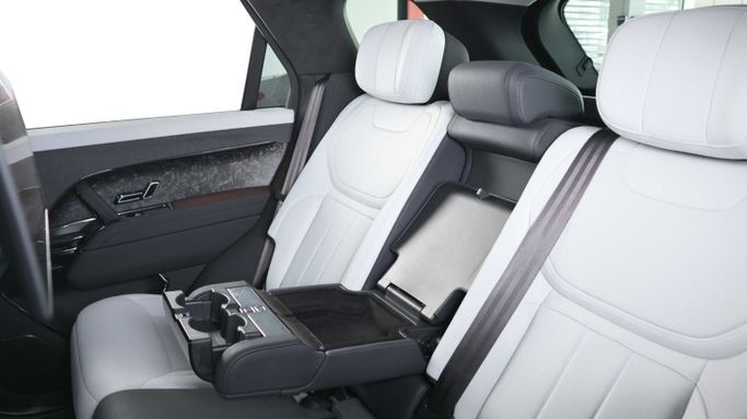 Подержанный Land Rover Range Rover Sport P530 III, 4.4 л, 2023 в Дубае от The Car Superstore Красный цвет. Европейская | AUTO.AE