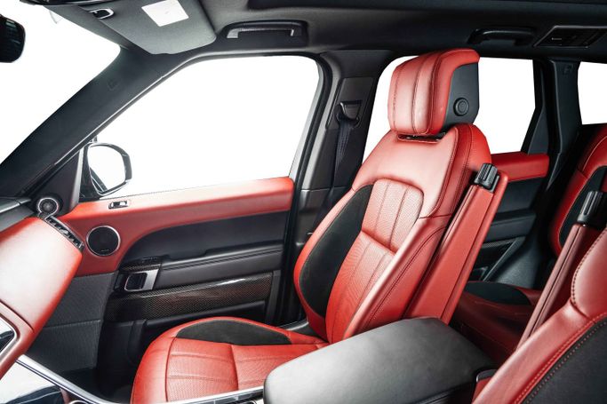 Подержанный Land Rover Range Rover Sport P400 MHEV II Рестайлинг, 3.0 л, 2019 в Дубае от The Car Superstore Серебристый цвет. GCC | AUTO.AE