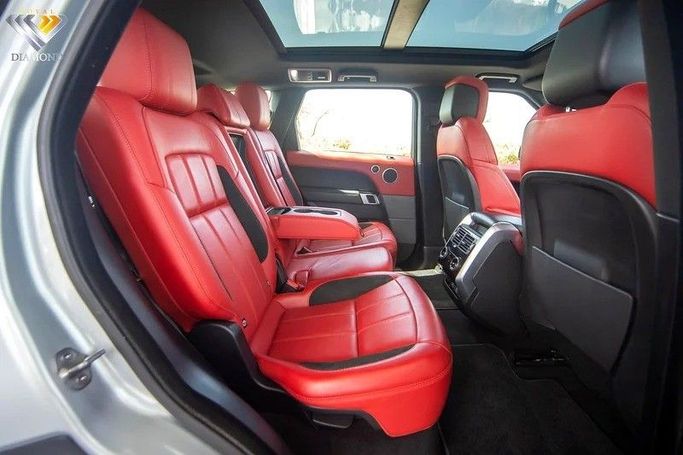 Подержанный Land Rover Range Rover Sport P380 II Рестайлинг, 3.0 л, 2022 в Дубае от Royal Diamond Motors Серебристый цвет. GCC | AUTO.AE