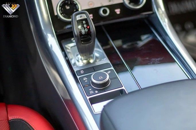Подержанный Land Rover Range Rover Sport P380 II Рестайлинг, 3.0 л, 2022 в Дубае от Royal Diamond Motors Серебристый цвет. GCC | AUTO.AE