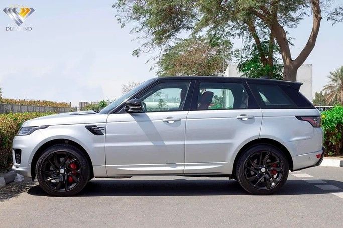 Подержанный Land Rover Range Rover Sport P380 II Рестайлинг, 3.0 л, 2022 в Дубае от Royal Diamond Motors Серебристый цвет. GCC | AUTO.AE