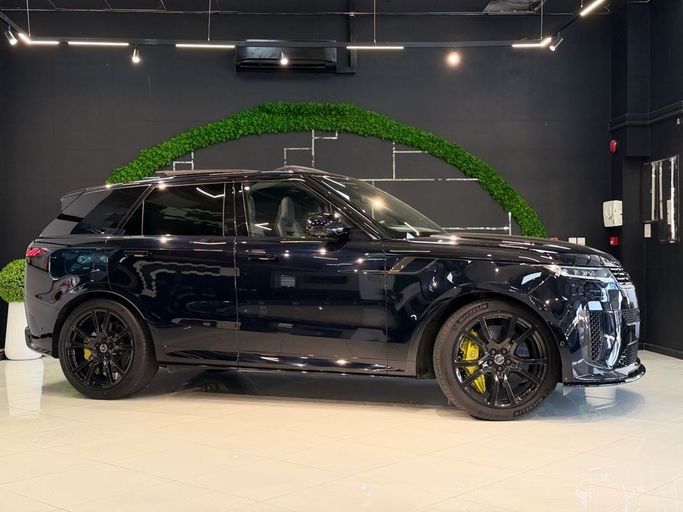 Used Land Rover Range Rover Sport P530 III (L461), 4.4 l, 2025 in Dubai by FLEX DRIVE, Black color. European Specs | AUTO.AE | Listing #250135