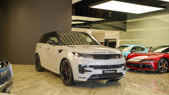 جديدة Land Rover Range Rover Sport P530 III (L461), 4.4 l, 2025 في في دبي من F7 Motors، اللون فضي. المواصفات الأوروبية | AUTO.AE | إعلان #252633