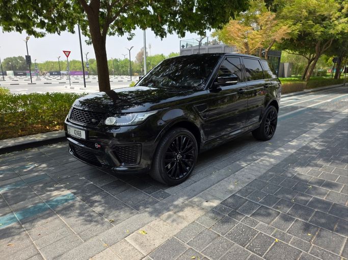 مستعملة Land Rover Range Rover Sport SVR II (L494), 5.0 l, 2017 في في الإمارات, دبي، اللون أسود. مواصفات الخليج | AUTO.AE | إعلان #274359