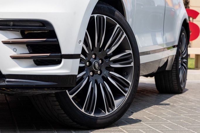 Used Land Rover Range Rover Velar P380 I, 3.0 l, 2018 in Dubai by Linda Cars, White color. GCC Specs | AUTO.AE