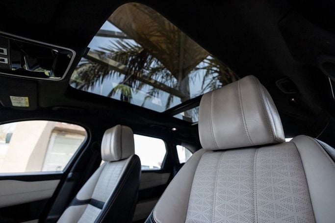 Used Land Rover Range Rover Velar P380 I, 3.0 l, 2018 in Dubai by Linda Cars, White color. GCC Specs | AUTO.AE