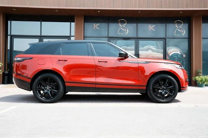Подержанный Land Rover Range Rover Velar P250 I, 2.0 л, 2022 в Дубае от 8 Ba Motors Красный цвет. Американская | AUTO.AE