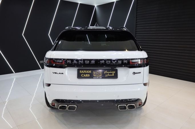 Подержанный Land Rover Range Rover Velar P550 I, 5.0 л, 2020 в Дубае от Sanam Cars Белый цвет. GCC | AUTO.AE