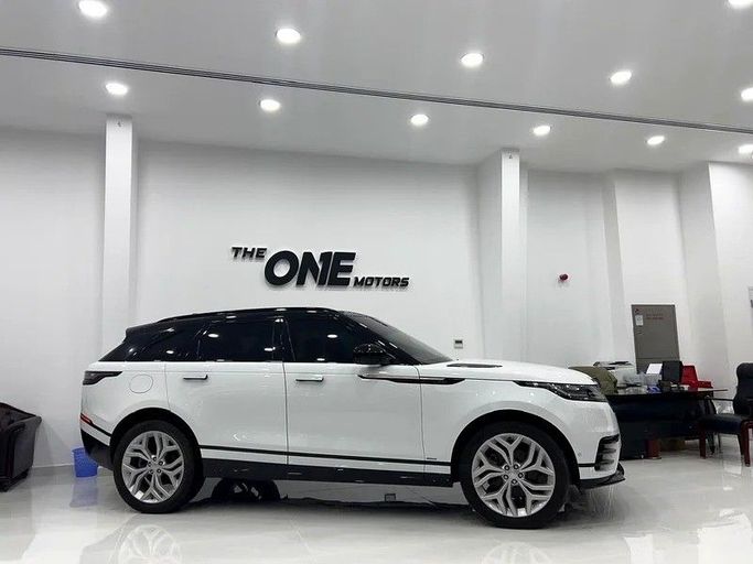 Подержанный Land Rover Range Rover Velar P380 I, 3.0 л, 2019 в Дубае от The One Motors Белый цвет. GCC | AUTO.AE