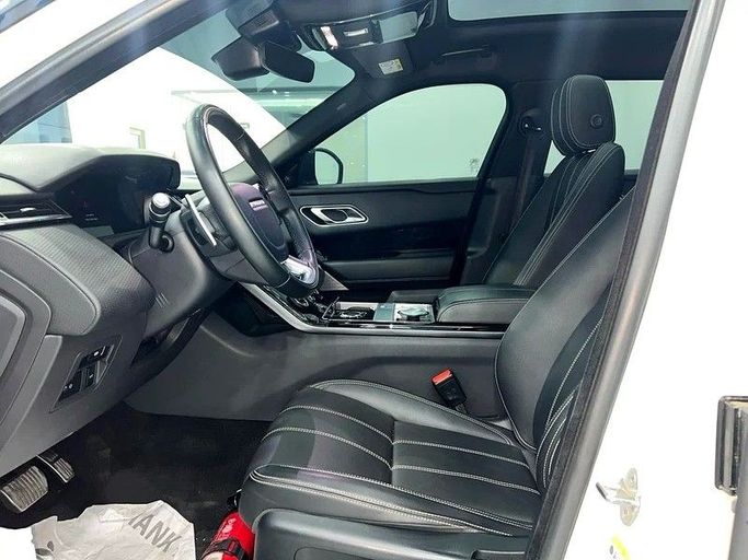 Подержанный Land Rover Range Rover Velar P380 I, 3.0 л, 2019 в Дубае от The One Motors Белый цвет. GCC | AUTO.AE