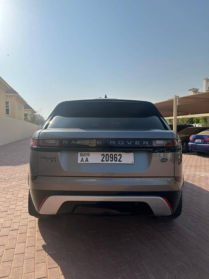 مستعملة Land Rover Range Rover Velar P300 I, 2.0 l, 2020 في في دبي، اللون فضي. مواصفات الخليج | AUTO.AE