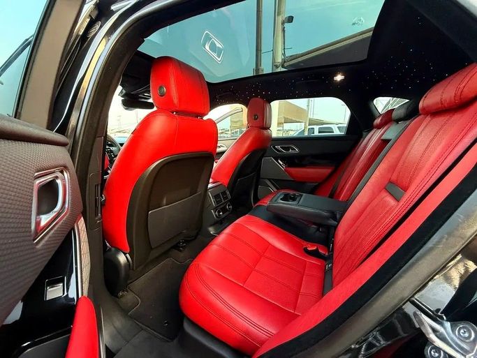 Подержанный Land Rover Range Rover Velar P300 I, 2.0 л, 2020 в Дубае от Al Qemah Used Cars Черный цвет. GCC | AUTO.AE