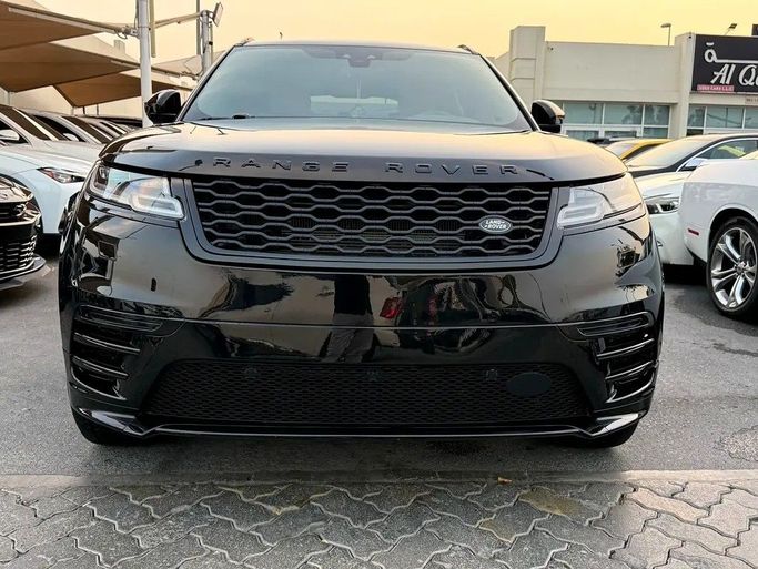 Подержанный Land Rover Range Rover Velar P300 I, 2.0 л, 2020 в Дубае от Al Qemah Used Cars Черный цвет. GCC | AUTO.AE
