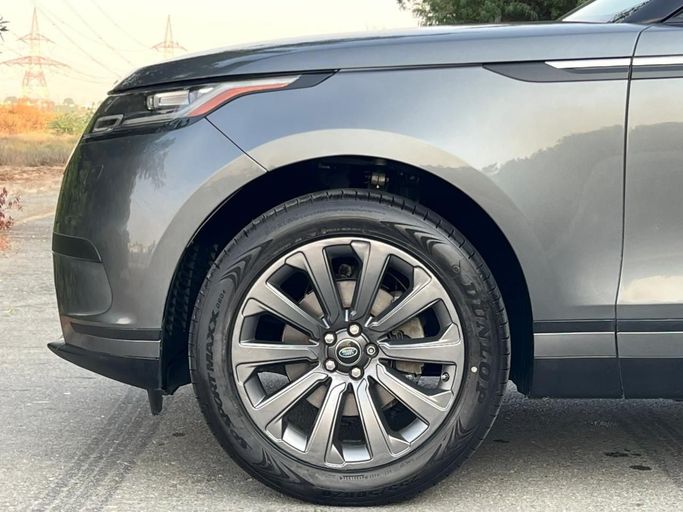 Used Land Rover Range Rover Velar P250 I, 2.0 l, 2018 in Dubai by Prestige Motos (SHJ), Grey color. American Specs | AUTO.AE