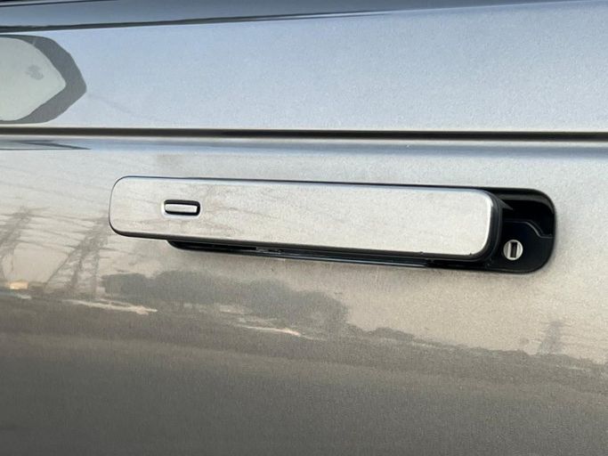 Used Land Rover Range Rover Velar P250 I, 2.0 l, 2018 in Dubai by Prestige Motos (SHJ), Grey color. American Specs | AUTO.AE