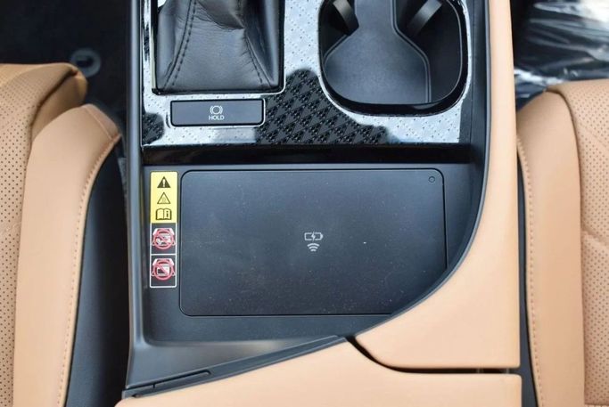 Новый Lexus ES 350 VII Рестайлинг, 3.5 л, 2024 в Дубае от Mohamed Hakim Motors Белый цвет. GCC | AUTO.AE