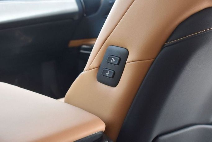 Новый Lexus ES 350 VII Рестайлинг, 3.5 л, 2024 в Дубае от Mohamed Hakim Motors Белый цвет. GCC | AUTO.AE