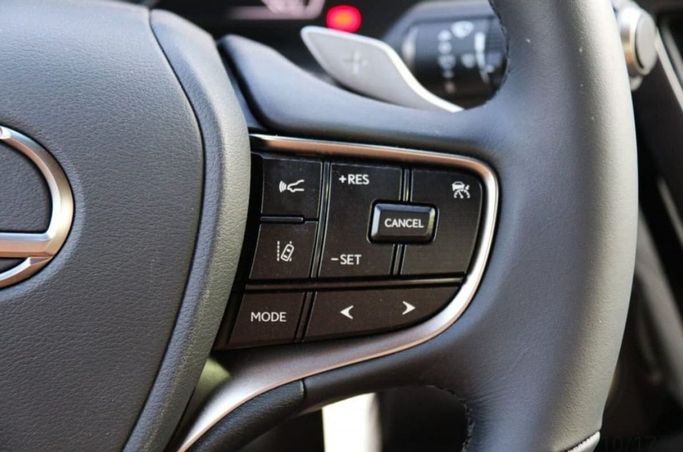 New Lexus ES 350 VII Facelift, 3.5 l, 2024 in Dubai by Mohamed Hakim Motors, White color. GCC Specs | AUTO.AE