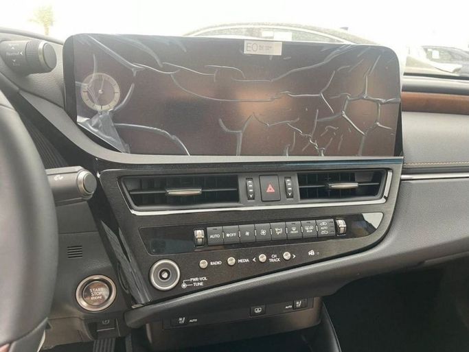 New Lexus ES 350 VII Facelift, 3.5 l, 2024 in Dubai by Mohamed Hakim Motors, Black color. GCC Specs | AUTO.AE