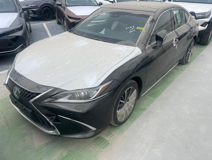 Новый Lexus ES 350 VII Рестайлинг, 3.5 л, 2024 в Дубае от Mohamed Hakim Motors Черный цвет. GCC | AUTO.AE
