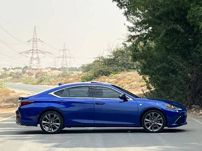 Used Lexus ES 350 VII, 3.5 l, 2021 in Dubai by Prestige motors, Blue color. American Specs | AUTO.AE