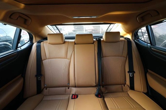 New Lexus ES 350 VII Facelift 2, 3.5 l, 2025 in Dubai by Atlantic Motors FZCO, Black color. GCC Specs | AUTO.AE