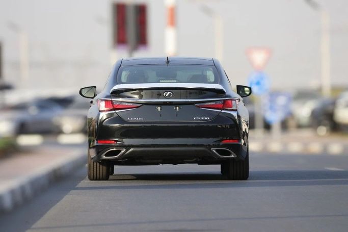 New Lexus ES 350 VII Facelift 2, 3.5 l, 2025 in Dubai by Atlantic Motors FZCO, Black color. GCC Specs | AUTO.AE