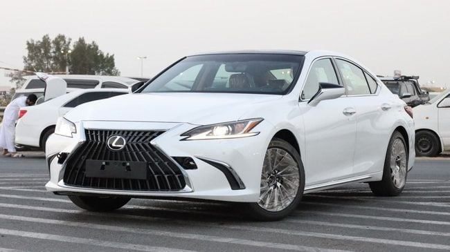 جديدة Lexus ES 350 عملية شد الوجه السابع 2, 3.5 l, 2025 في في دبي من Maqbool Motors FZCO، اللون أبيض. مواصفات الخليج | AUTO.AE