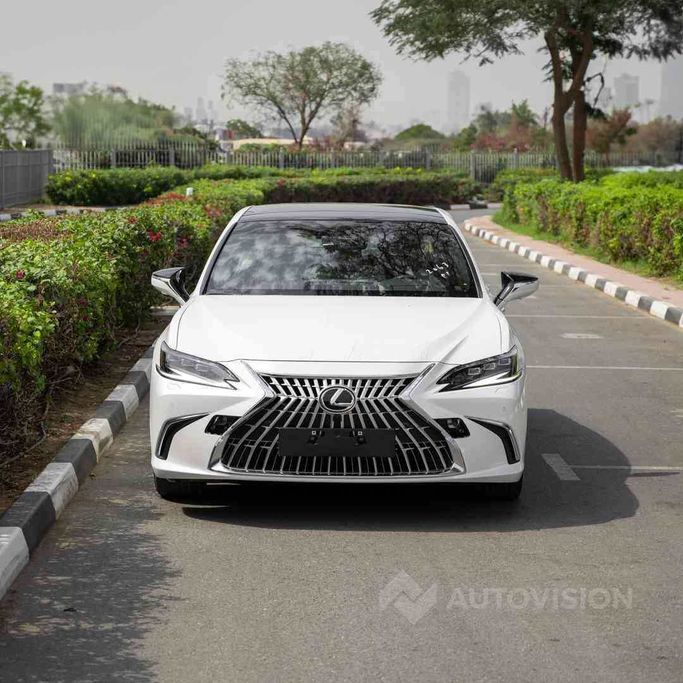 Новый Lexus ES 350 VII Рестайлинг, 3.5 л, 2025 в Дубае от Auto Vision LLC Белый цвет. Other | AUTO.AE