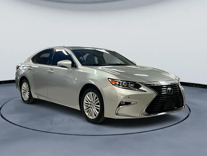 Подержанный Lexus ES 350 VI (XV60) Рестайлинг, 3.5 л, 2017 в Дубае от BILGATTI AUTO Серебристый цвет. Американская | AUTO.AE | Объявление #271691