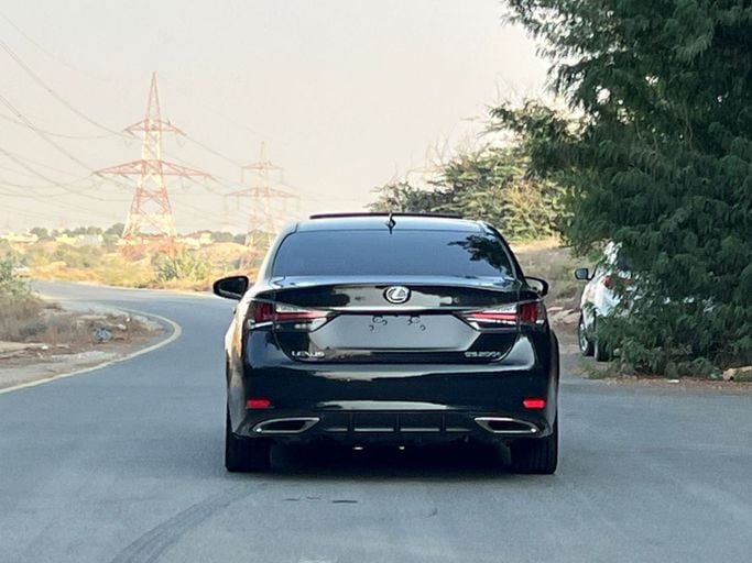 Подержанный Lexus GS 200t IV Рестайлинг, 2.0 л, 2017 в Дубае от Prestige motors Черный цвет. GCC | AUTO.AE