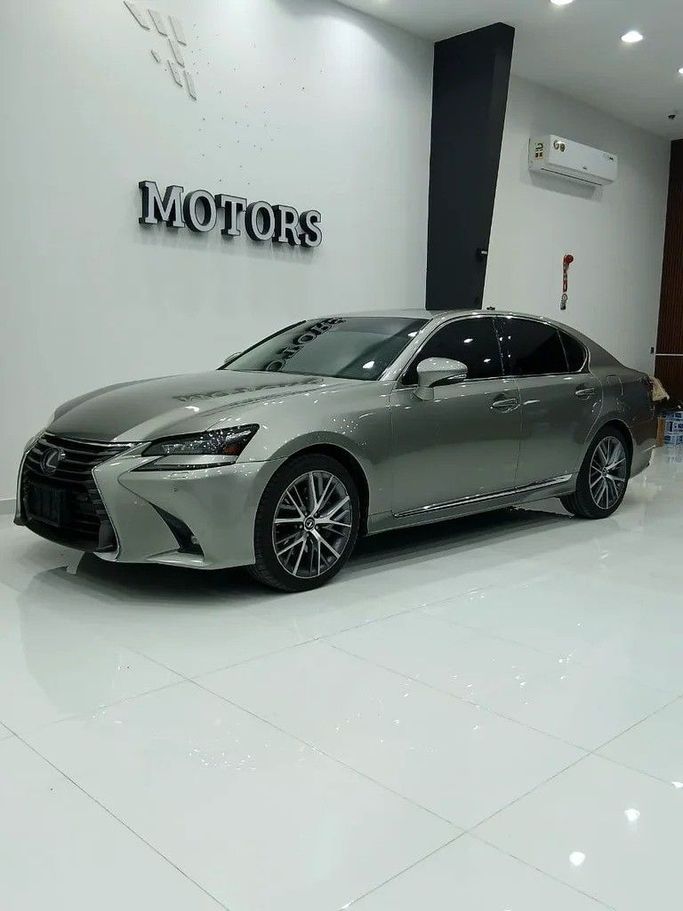 Подержанный Lexus GS 350 IV Рестайлинг, 3.5 л, 2020 в Дубае от F1 Motors Серебристый цвет. GCC | AUTO.AE
