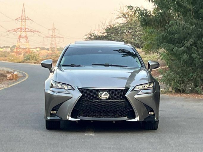مستعملة Lexus GS 350 فيس ليفت IV, 3.5 l, 2017 في في دبي من Prestige Motos (SHJ)، اللون فضي.  | AUTO.AE | إعلان #264541