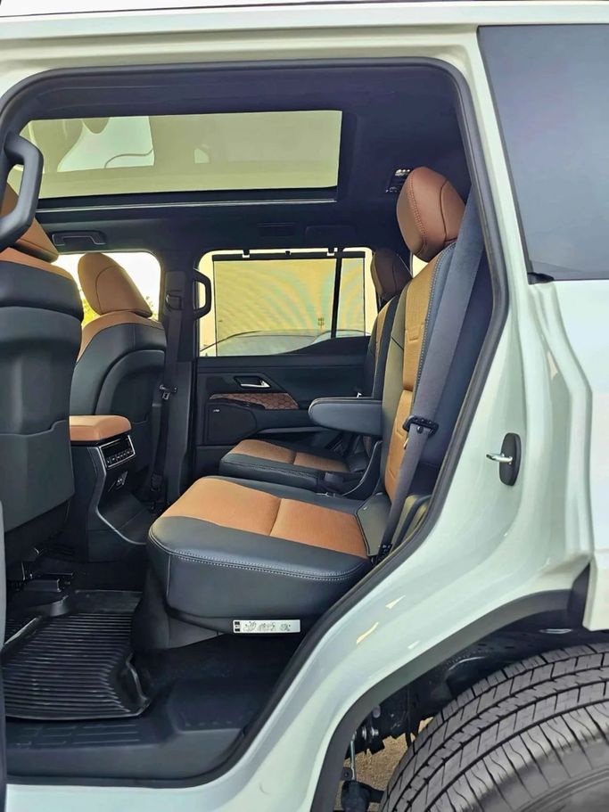 Новый Lexus GX 550 III, 3.4 л, 2025 в Дубае от SK Motors Белый цвет. GCC | AUTO.AE