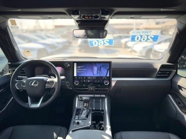 Новый Lexus GX 550 III, 3.4 л, 2024 в Дубае от Titanum Cars Белый цвет. Other | AUTO.AE