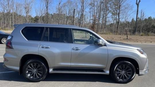 Used Lexus GX 460 II Facelift 2, 4.6 l, 2023 in Dubai, Golden color.  | AUTO.AE