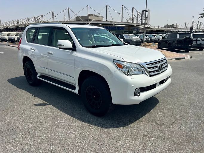 مستعملة ⁦Lexus GX 460 ثانياً، 4.6 l، 2011⁩ في في الإمارات, دبي من First Choice Motors، اللون أبيض. مواصفات الخليج | AUTO.AE | إعلان #286839