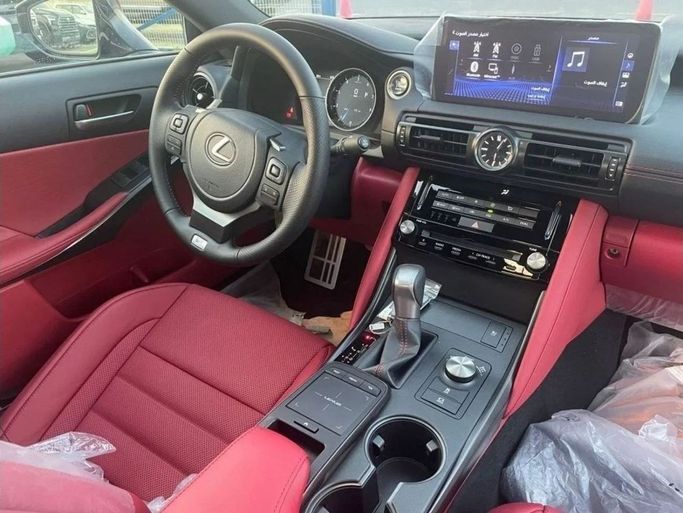 Новый Lexus IS 300 III Рестайлинг 2, 2.0 л, 2024 в Дубае от Mohamed Hakim Motors Серый цвет. GCC | AUTO.AE