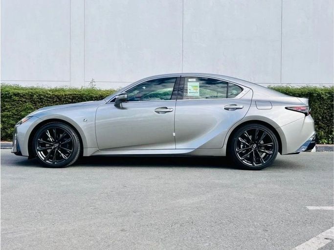 Новый Lexus IS 350 III Рестайлинг 2, 3.5 л, 2023 в Дубае от Ideal Cars LLC Серебристый цвет. GCC | AUTO.AE
