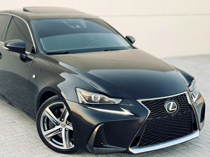 Подержанный Lexus IS 300 III Рестайлинг, 3.5 л, 2018 в Дубае от Abdo Al Muthanna Used Cars Черный цвет. Американская | AUTO.AE