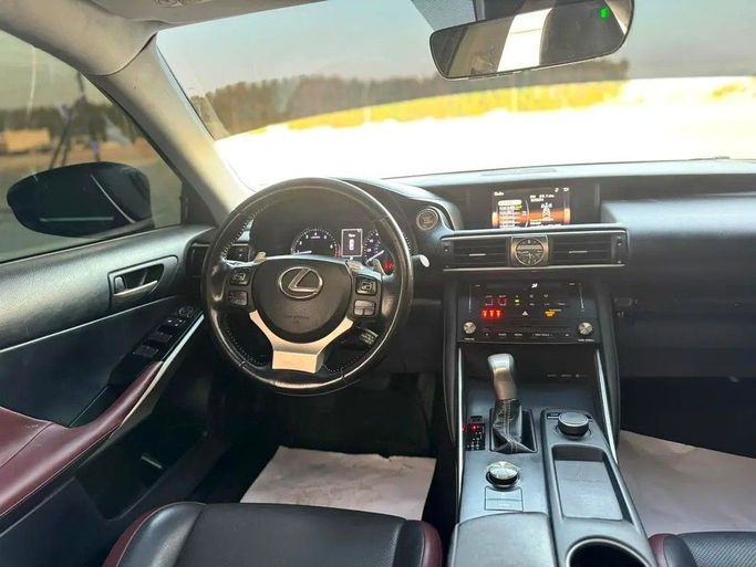 Подержанный Lexus IS 300 III Рестайлинг, 3.5 л, 2018 в Дубае от Abdo Al Muthanna Used Cars Черный цвет. Американская | AUTO.AE