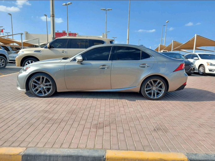 Used Lexus IS 250 III, 2.5 l, 2015 in Dubai by Abdo Al Muthanna Used Cars, Grey color. American Specs | AUTO.AE