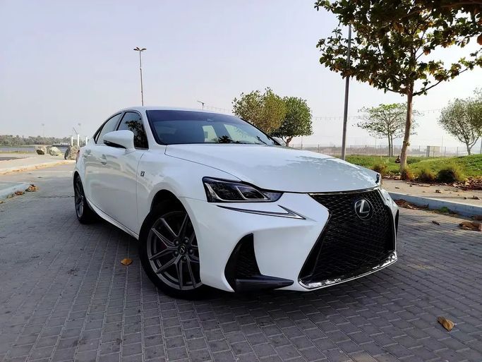 مستعملة Lexus IS 350 ثالثاً فيس ليفت, 3.5 l, 2017 في في دبي من NEW ABU TAJ MOTORS، اللون أبيض. مواصفات الخليج | AUTO.AE