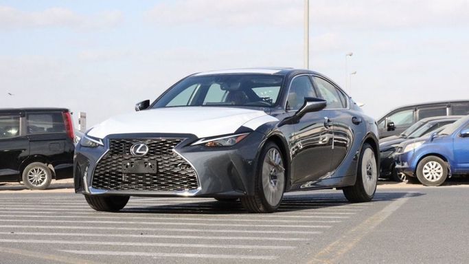 جديدة ⁦Lexus IS 350 ثالثاً فيس ليفت 2، 3.5 l، 2025⁩ في في الإمارات, دبي من Maqbool Motors FZCO، اللون رمادي. مواصفات الخليج | AUTO.AE | إعلان #286497