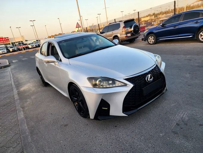 مستعملة ⁦Lexus IS 250 فيس ليفت الثاني 2، 2.5 l، 2011⁩ في في الإمارات, دبي من Abdo Al Muthanna Used Cars، اللون فضي. المواصفات الأمريكية | AUTO.AE | إعلان #290785