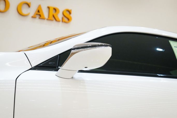 Подержанный Lexus LC 500 I, 5.0 л, 2025 в Дубае от ALO CARS USED CARS LLC Белый цвет. GCC | AUTO.AE