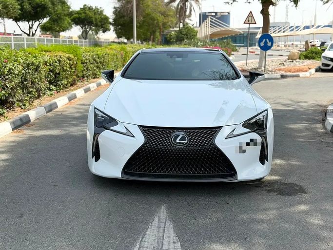 Подержанный Lexus LC 500 I, 5.0 л, 2019 в ОАЭ, Дубай от 99 Motors LLC Белый цвет. Американская | AUTO.AE | Объявление #276464